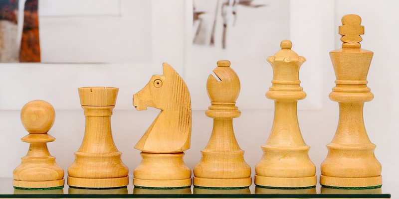 Classic 3.75" Acacia Chess Pieces - Official Staunton™ 