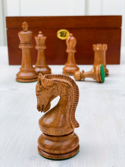 Leningrad Acacia Chess Pieces & Mahogany Box - Official Staunton™ 