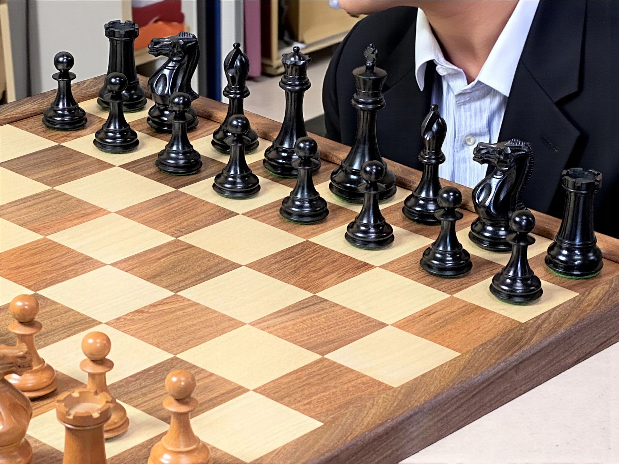 Staunton Antique Collector with 21" Solid Wood Framed Chessboard & Mahogany Box