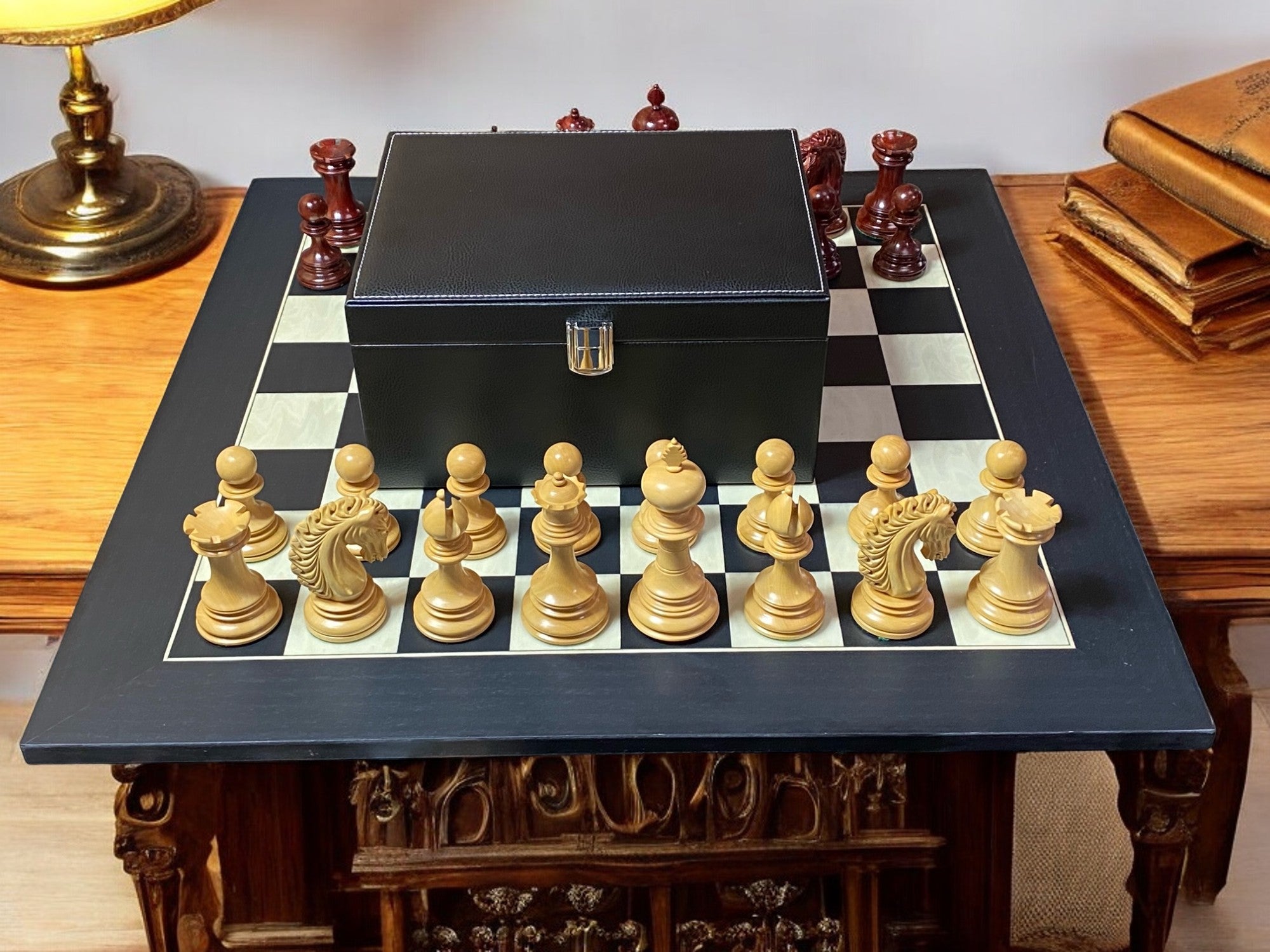Appaloosa Redwood Chess Pieces , Deluxe Anegre Chessboard - Official Staunton™ 