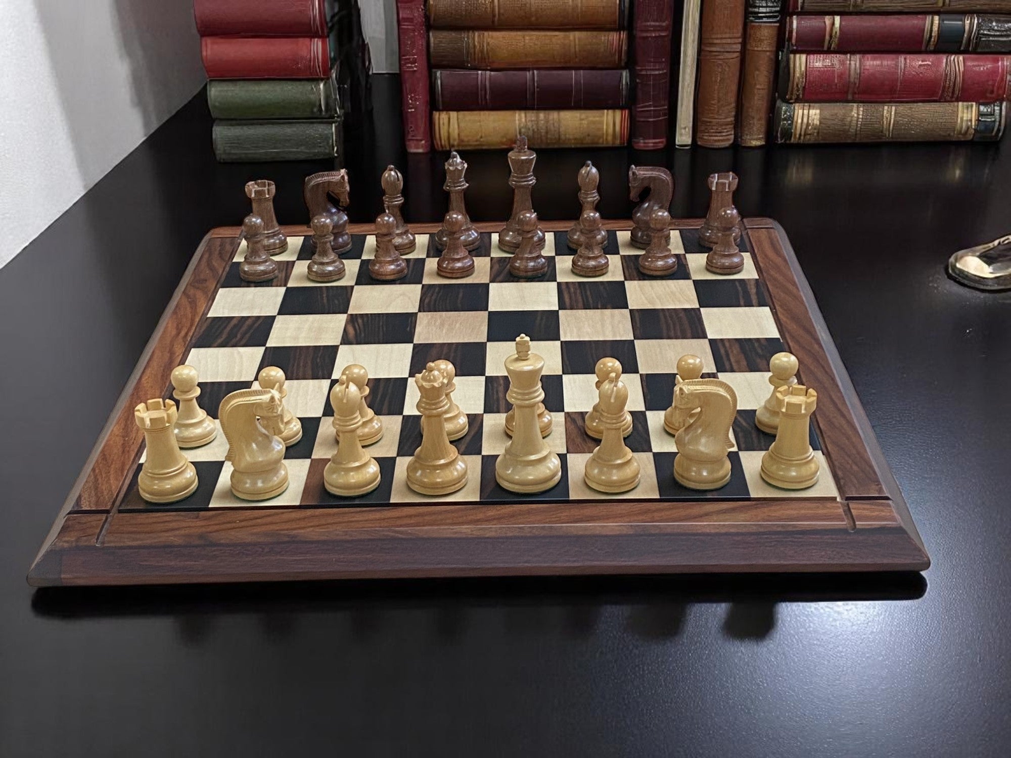 Leningrad Acacia Chess Pieces with Deluxe Ebony Rosewood Chessboard & Vinyl Box