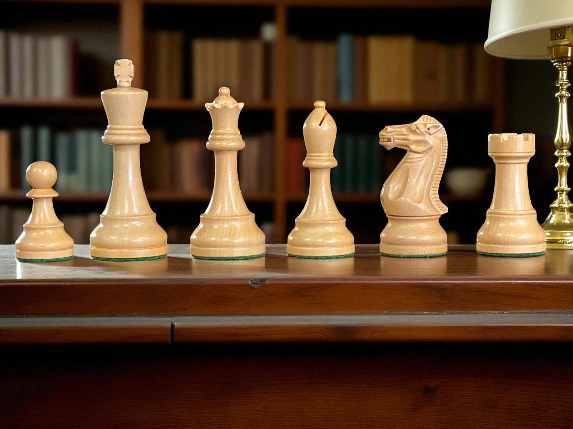 Staunton Winchester 4 Inch Acacia & Boxwood Chessmen