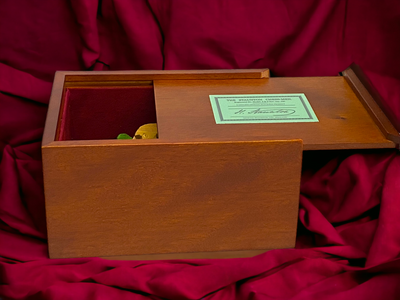 19 Inch Grand Classic Mahogany Chess Set - Official Staunton™ 