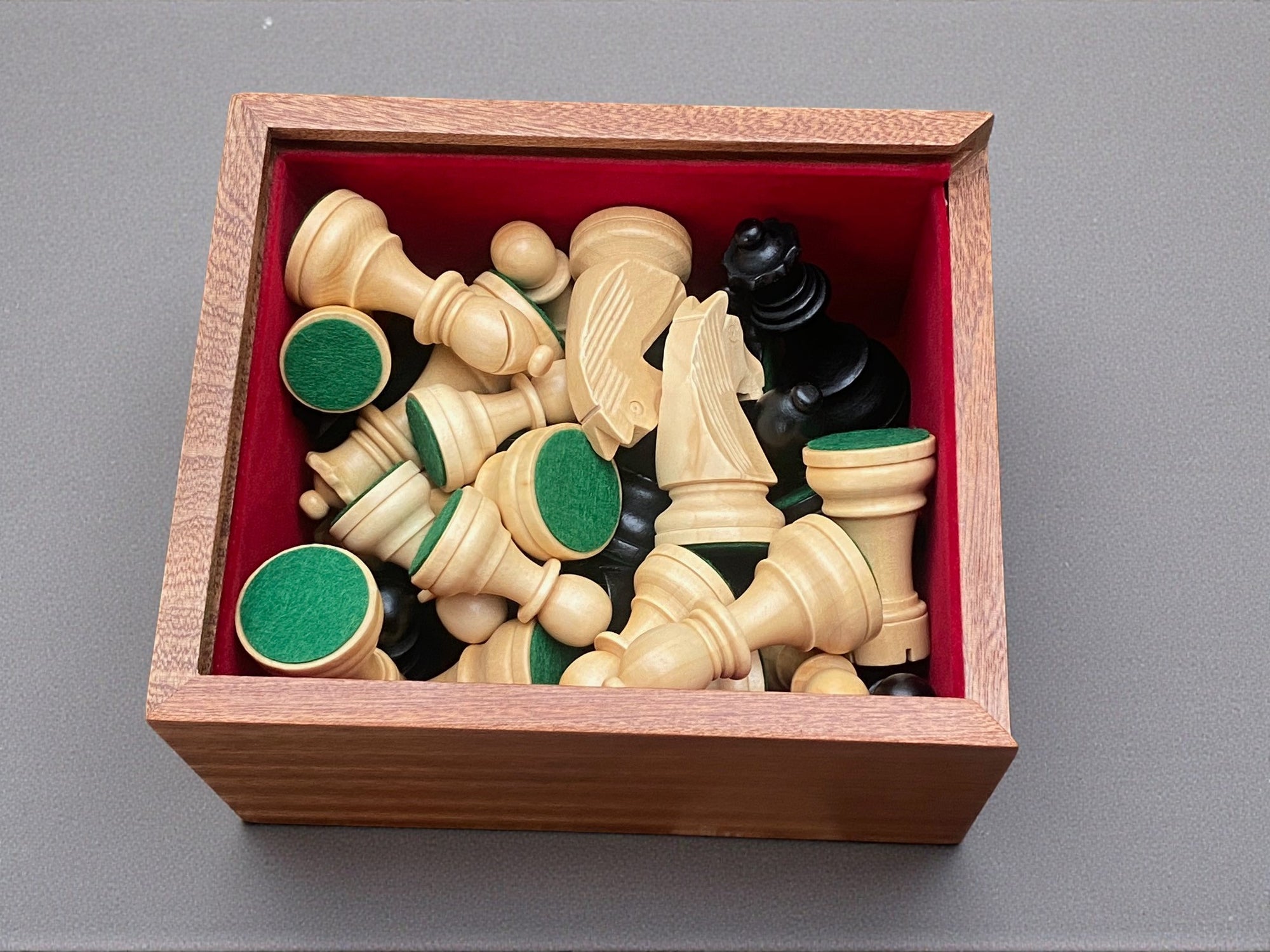 3.75" Grandmater Black Mahogany Deluxe Chess Set and Slide Lid Box