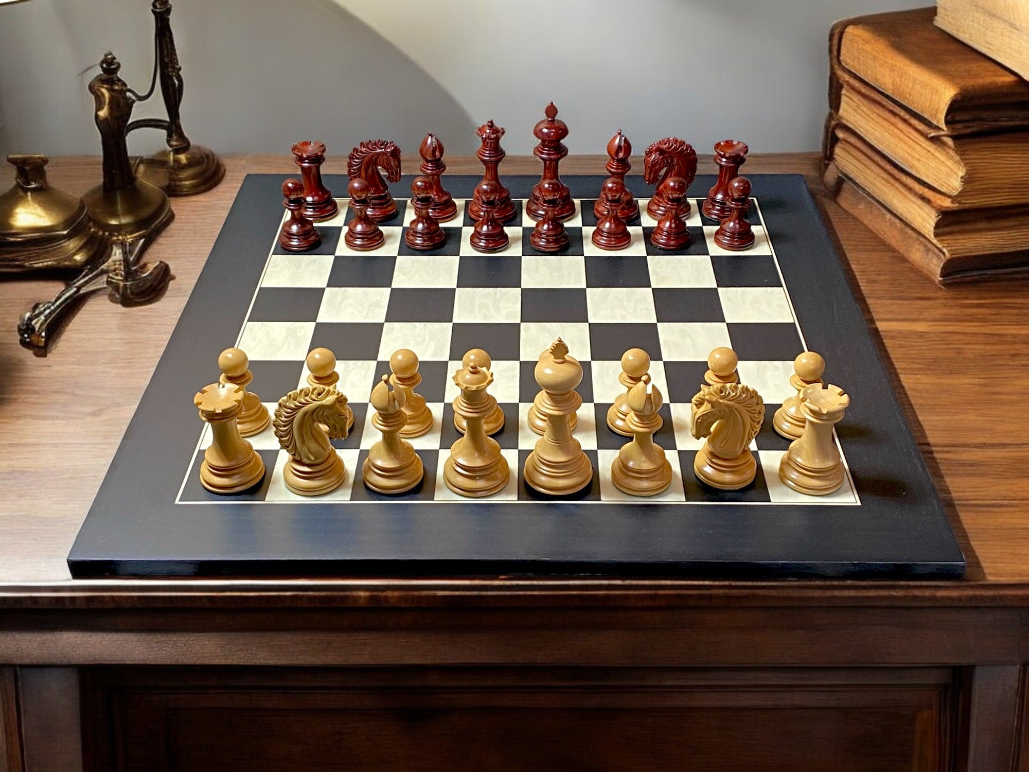 Appaloosa Redwood Chess Pieces , Deluxe Anegre Chessboard - Official Staunton™ 