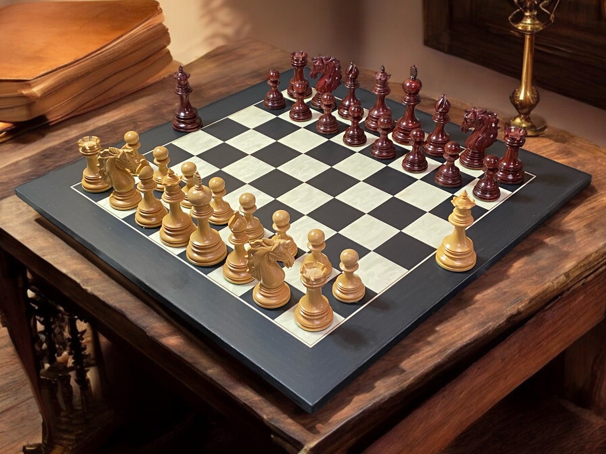 Appaloosa Redwood Chess Pieces , Deluxe Anegre Chessboard - Official Staunton™ 